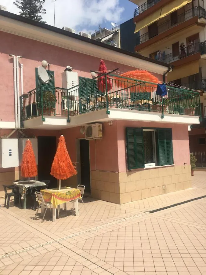 Villamareblu Ventimiglia 0*,