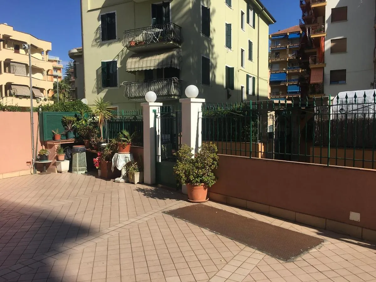 Villamareblu Ventimiglia 0*,